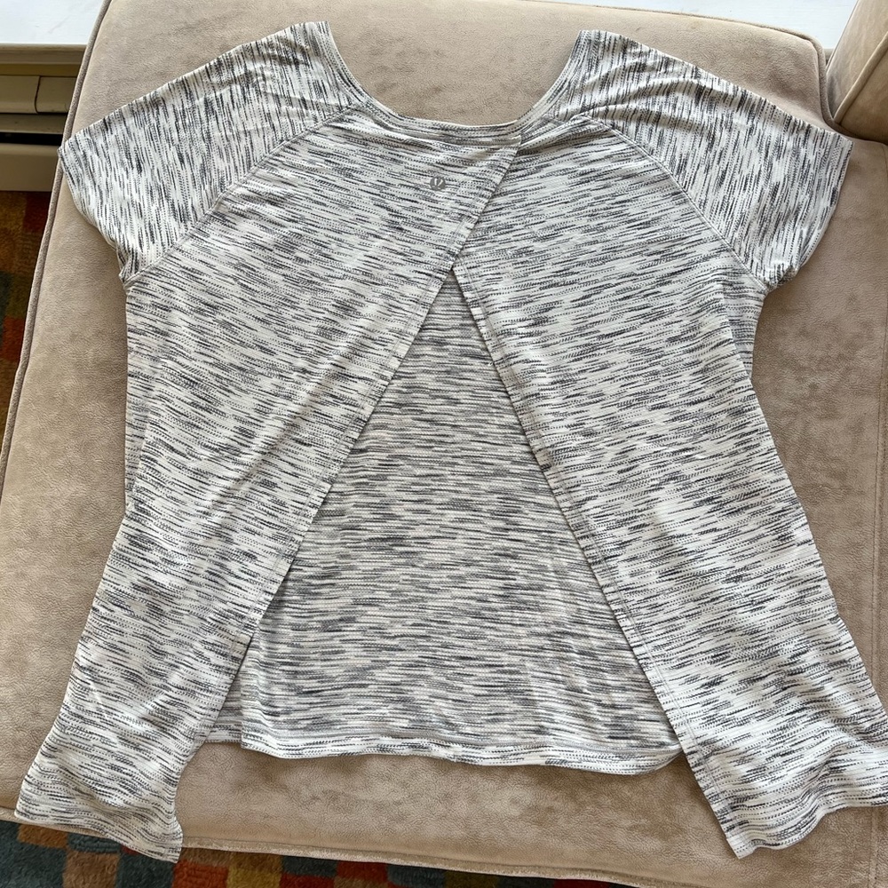lululemon back in action short sleeve shirt